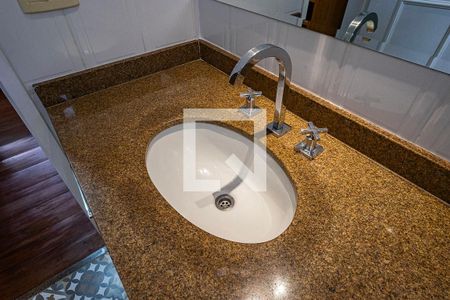 Apartamento à venda com 72m², 2 quartos e 1 vagaSuíte - Banheiro