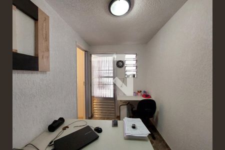 Casa à venda com 255m², 3 quartos e 8 vagasEscritório 2