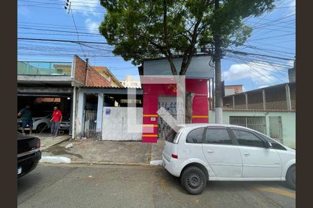 Casa à venda com 260m², 4 quartos e 4 vagas Casa à venda com 260m², 4 quartos e 4 vagasFachada + Placa