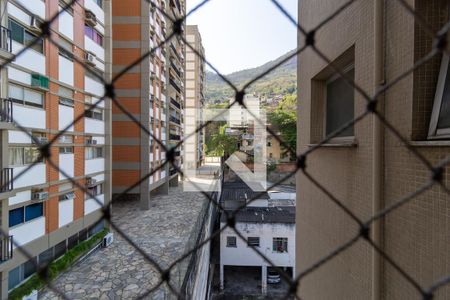 Apartamento à venda com 85m², 2 quartos e 1 vagaÁrea de Serviço Vista