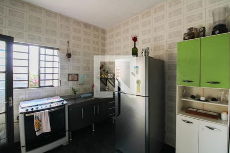 Casa à venda com 218m², 4 quartos e 1 vaga Casa à venda com 218m², 4 quartos e 1 vagaCozinha