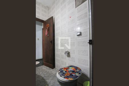 Casa à venda com 218m², 4 quartos e 1 vaga Casa à venda com 218m², 4 quartos e 1 vagaBanheiro