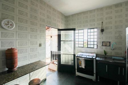 Casa à venda com 218m², 4 quartos e 1 vaga Casa à venda com 218m², 4 quartos e 1 vagaCozinha