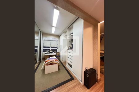 Apartamento para alugar com 220m², 4 quartos e 4 vagas Apartamento para alugar com 220m², 4 quartos e 4 vagasCloset com banheiro