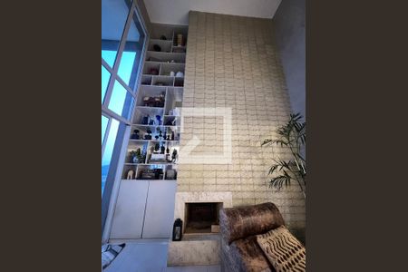 Apartamento para alugar com 220m², 4 quartos e 4 vagas Apartamento para alugar com 220m², 4 quartos e 4 vagasLareira