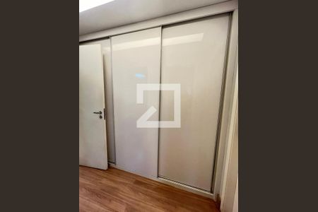 Apartamento para alugar com 220m², 4 quartos e 4 vagas Apartamento para alugar com 220m², 4 quartos e 4 vagasArmário da suíte 2