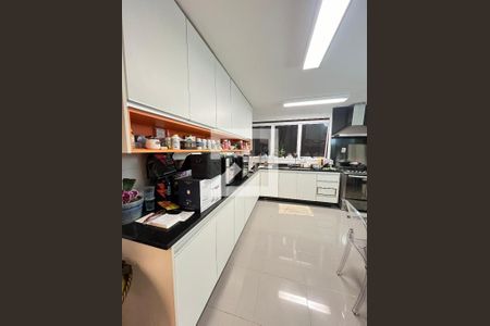 Apartamento para alugar com 220m², 4 quartos e 4 vagas Apartamento para alugar com 220m², 4 quartos e 4 vagasCozinha - Armários