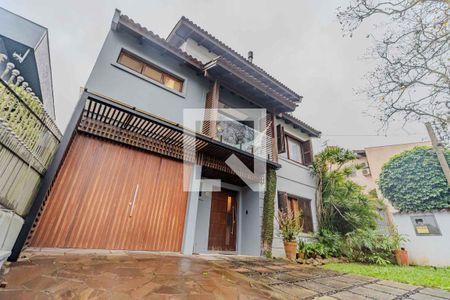 Casa de condomínio à venda com 212m², 3 quartos e 2 vagasFachada