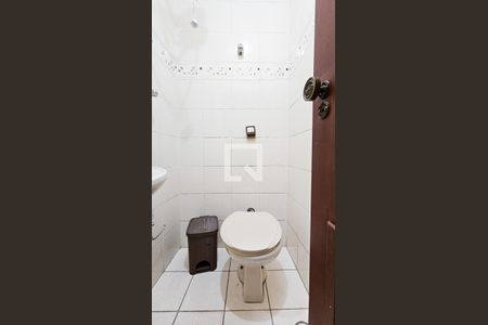 Casa à venda com 140m², 4 quartos e 2 vagasBanheiro da Suite