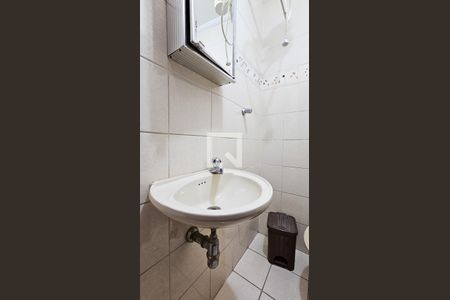 Casa à venda com 140m², 4 quartos e 2 vagasBanheiro da Suite