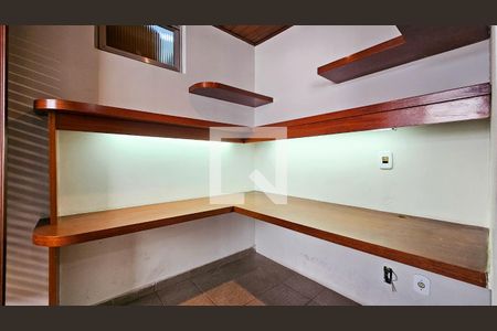 Casa à venda com 140m², 4 quartos e 2 vagasEscritório