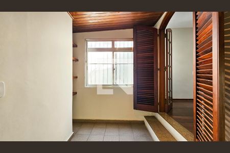 Casa à venda com 140m², 4 quartos e 2 vagasEscritório