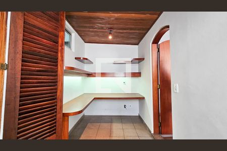 Casa à venda com 140m², 4 quartos e 2 vagasEscritório