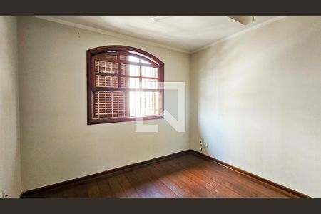 Casa à venda com 140m², 4 quartos e 2 vagasQuarto 4