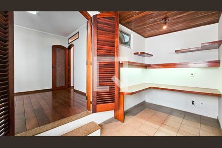 Casa à venda com 140m², 4 quartos e 2 vagasEscritório