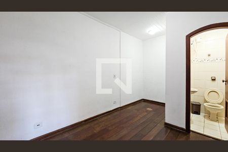 Casa à venda com 140m², 4 quartos e 2 vagasSuite