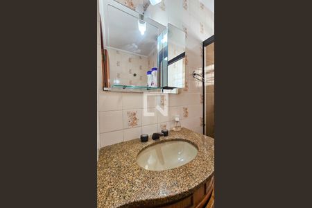 Casa à venda com 140m², 4 quartos e 2 vagasBanheiro 2