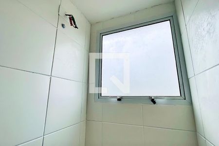 Banheiro de apartamento para alugar com 2 quartos, 40m² em Vila Nova Bonsucesso, Guarulhos