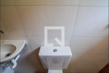 Casa à venda com 83m², 3 quartos e 2 vagas Casa à venda com 83m², 3 quartos e 2 vagasBanheiro Social