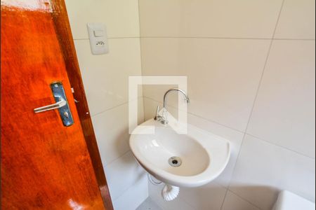 Casa à venda com 83m², 3 quartos e 2 vagas Casa à venda com 83m², 3 quartos e 2 vagasBanheiro Social