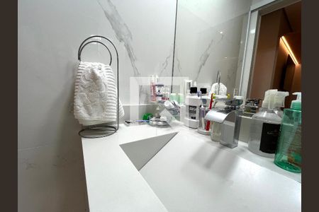 Apartamento à venda com 100m², 2 quartos e 1 vagaBanheiro da Suíte