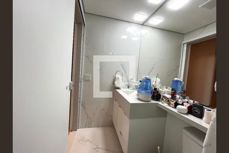 Apartamento à venda com 100m², 2 quartos e 1 vagaBanheiro da Suíte