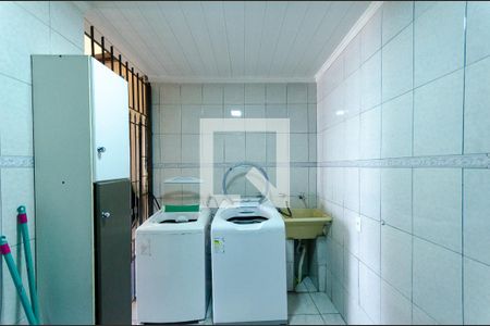 Casa à venda com 170m², 3 quartos e 2 vagas Casa à venda com 170m², 3 quartos e 2 vagasÁrea de Serviço