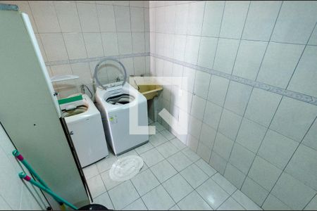 Casa à venda com 170m², 3 quartos e 2 vagas Casa à venda com 170m², 3 quartos e 2 vagasÁrea de Serviço
