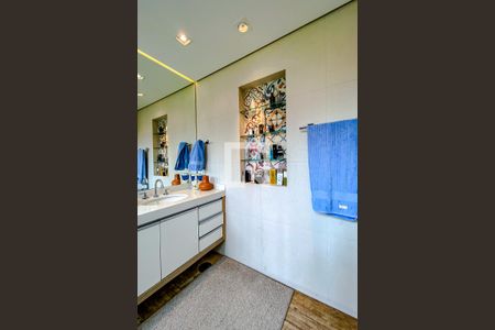 Casa à venda com 387m², 4 quartos e 7 vagasBanheiro da Suíte