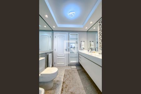 Casa à venda com 387m², 4 quartos e 7 vagasBanheiro da Suíte 1