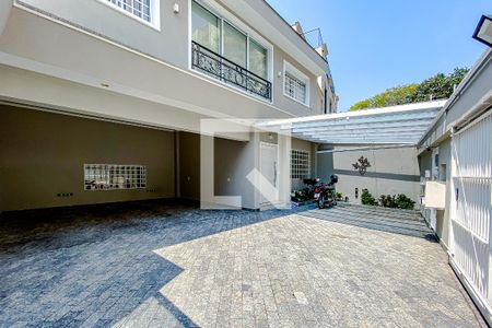 Casa à venda com 387m², 4 quartos e 7 vagasGaragem