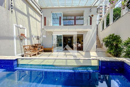 Casa à venda com 387m², 4 quartos e 7 vagasÁrea externa