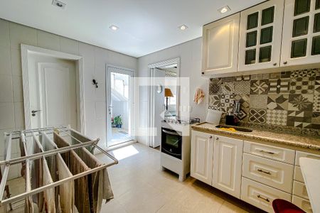 Casa à venda com 387m², 4 quartos e 7 vagasCozinha 2