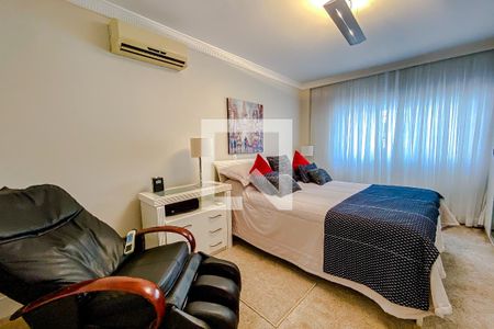 Casa à venda com 387m², 4 quartos e 7 vagasQuarto 2 - Suíte