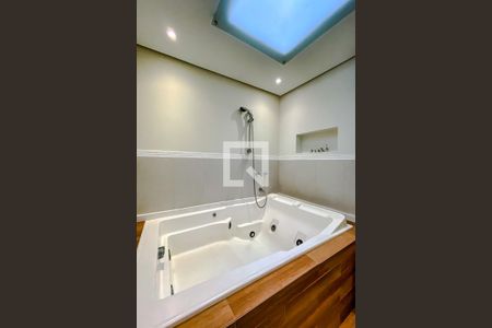 Casa à venda com 387m², 4 quartos e 7 vagasBanheiro