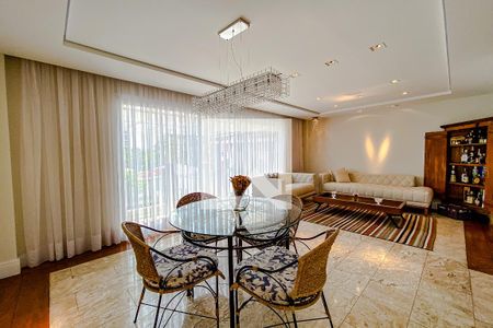 Casa à venda com 387m², 4 quartos e 7 vagasSala 3