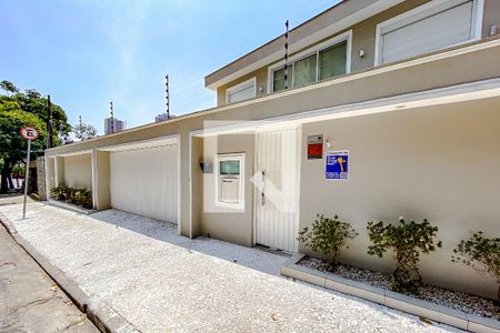 Casa à venda com 387m², 4 quartos e 7 vagasFachada