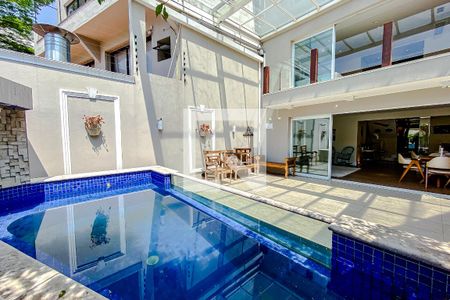 Casa à venda com 387m², 4 quartos e 7 vagasÁrea externa