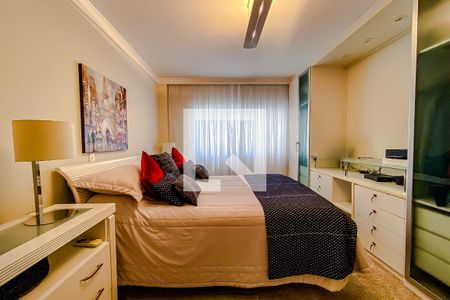 Casa à venda com 387m², 4 quartos e 7 vagasQuarto 2 - Suíte