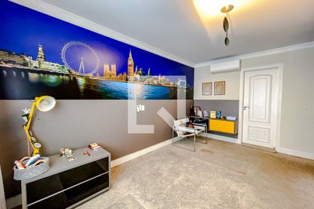 Casa à venda com 387m², 4 quartos e 7 vagasQuarto 4 - Suíte