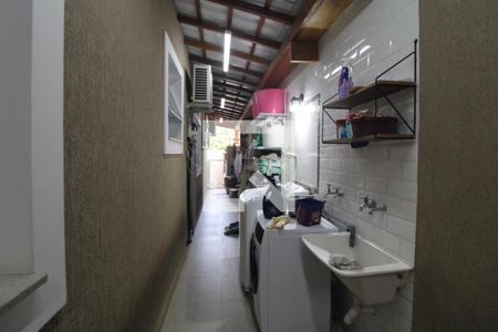 Casa à venda com 180m², 3 quartos e 2 vagasCozinha