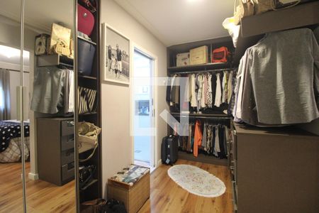 Casa à venda com 180m², 3 quartos e 2 vagasCloset/Suíte