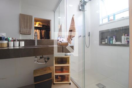 Casa à venda com 180m², 3 quartos e 2 vagasCloset/Suíte
