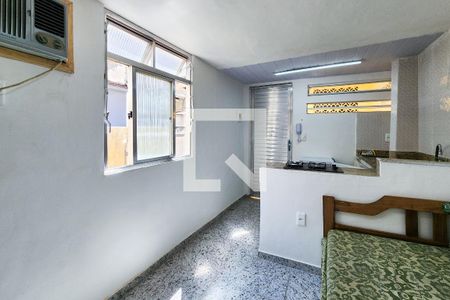 Sala - Quarto de kitnet/studio para alugar com 1 quarto, 20m² em Vila Isabel, Rio de Janeiro