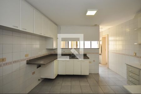 Apartamento à venda com 139m², 3 quartos e 2 vagas Apartamento à venda com 139m², 3 quartos e 2 vagasCozinha