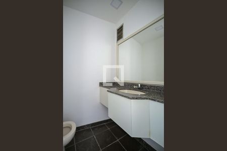 Lavabo de apartamento para alugar com 3 quartos, 139m² em Vila Sonia, São Paulo