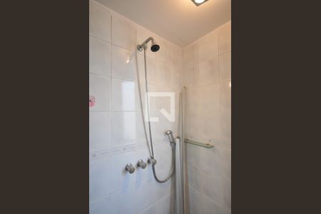 Apartamento à venda com 139m², 3 quartos e 2 vagas Apartamento à venda com 139m², 3 quartos e 2 vagasChuveiro do Banheiro da Suíte 1