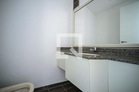 Lavabo de apartamento para alugar com 3 quartos, 139m² em Vila Sonia, São Paulo