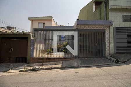 Casa à venda com 120m², 2 quartos e 2 vagas Casa à venda com 120m², 2 quartos e 2 vagasfachada