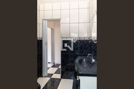 Banheiro de casa para alugar com 1 quarto, 60m² em Parque Guarani, São Paulo